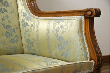 中古　最高級　イタリア製　職人技が光る!素晴らしい彫刻が気品を感じさせる1人掛けソファ(定価推定約80万円)(一人掛けソファ、1Pソファ、アームソファ、アームチェア、サロンチェア、椅子)(R-059604)