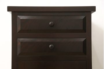 中古　美品　松本民芸家具　深みのある色合いが落ち着いた雰囲気を醸し出すサイドキャビネット(サイドチェスト、電話台、サイドテーブル)(R-059607)