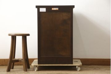 中古　美品　松本民芸家具　深みのある色合いが落ち着いた雰囲気を醸し出すサイドキャビネット(サイドチェスト、電話台、サイドテーブル)(R-059607)