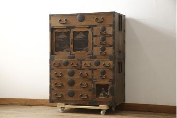 和製アンティーク　激レアデザイン　高級品!　前面桑材・中桐材　蒔絵入り　和モダンな帳場箪笥(和箪笥、時代箪笥、収納たんす、整理タンス)(R-059617)