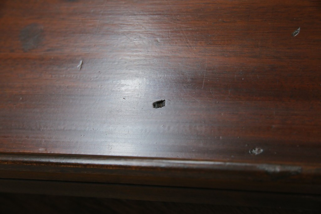 イギリスアンティーク　マホガニー材　ステンドグラスがクラシカルな雰囲気を高めるブックケース　(R-059618)