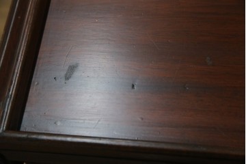 イギリスアンティーク　マホガニー材　ステンドグラスがクラシカルな雰囲気を高めるブックケース　(R-059618)