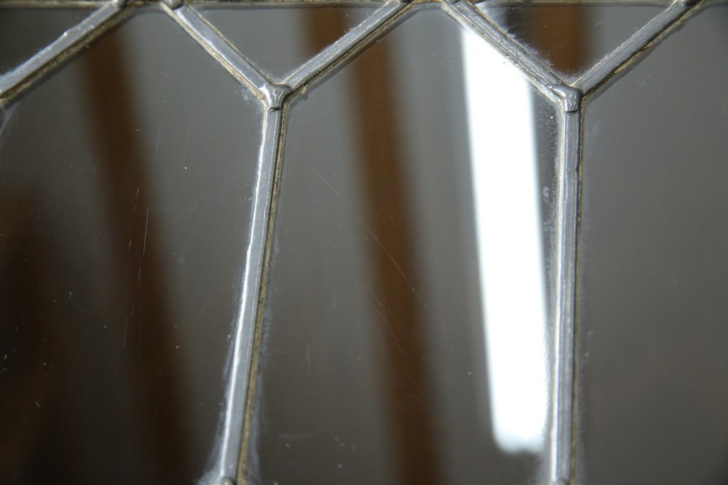 イギリスアンティーク　マホガニー材　ステンドグラスがクラシカルな雰囲気を高めるブックケース　(R-059618)