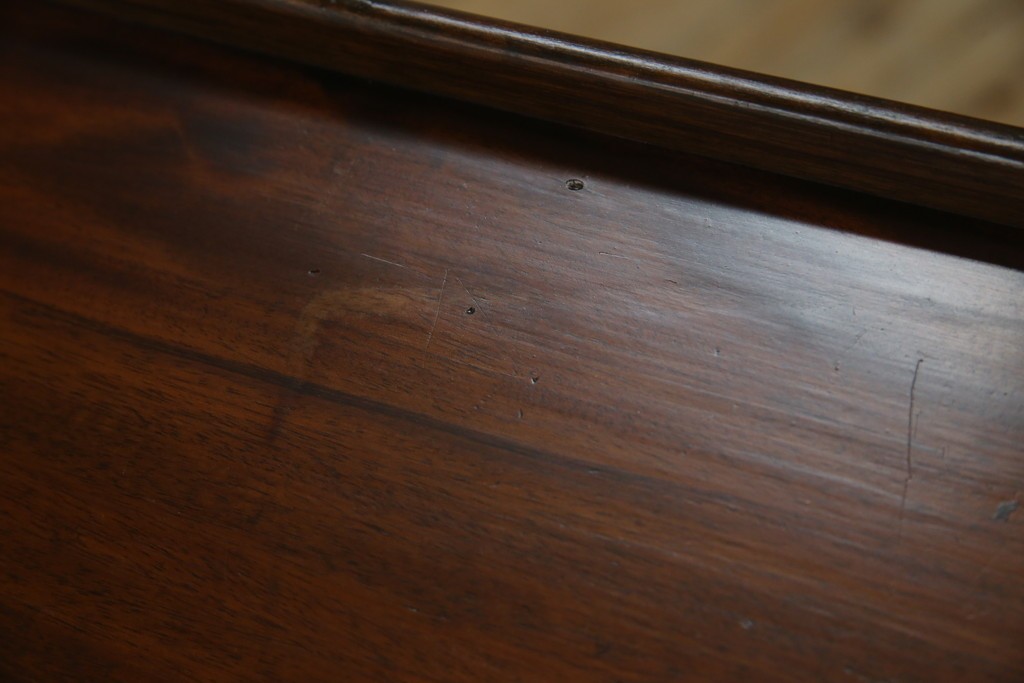 イギリスアンティーク　マホガニー材　ステンドグラスがクラシカルな雰囲気を高めるブックケース　(R-059618)