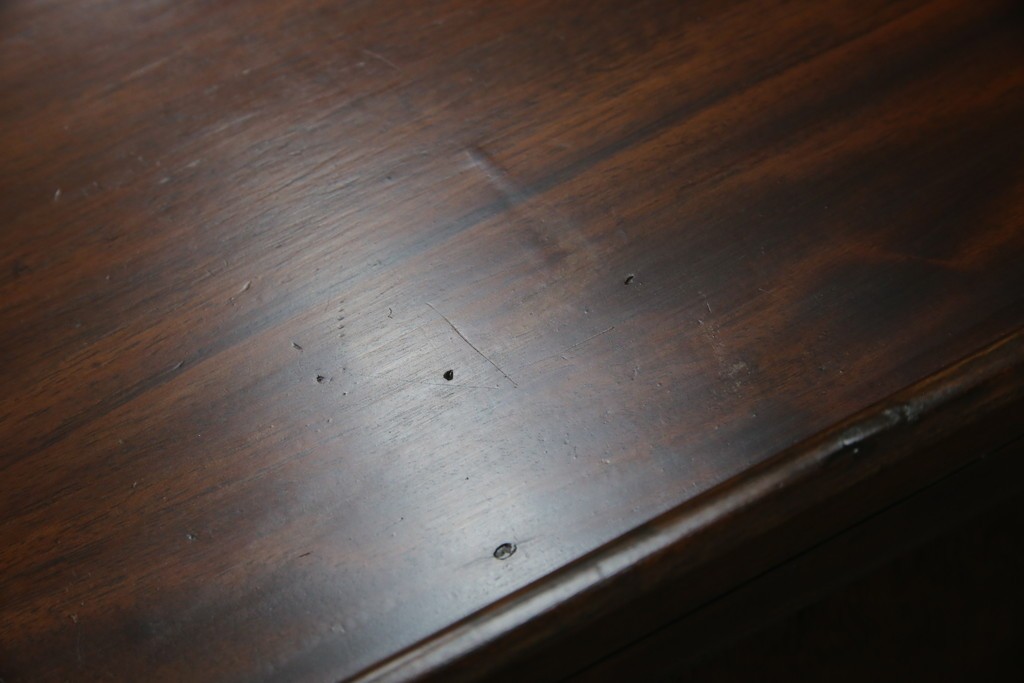 イギリスアンティーク　マホガニー材　ステンドグラスがクラシカルな雰囲気を高めるブックケース　(R-059618)