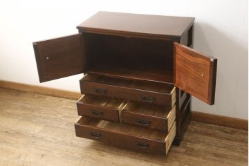 中古　美品　志太民芸家具　中桐　金具が印象的な箪笥(タンス、引き出し、収納箪笥、サイドチェスト)(定価約28万円)(R-059631)