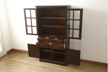 中古　美品　北海道民芸家具　HM160K　洗練された佇まいが上品な食器棚(本箱、収納棚、飾り棚、キャビネット)(R-059632)