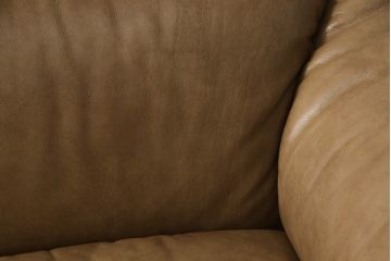 中古　美品　イタリア　ナツッジ(NATUZZI RDITION)　レザーエディションズ　ローバックで広々とした空間を楽しめる2.5人掛けソファ(2人掛け、3人掛け、本革ソファ)(定価約60万円)(R-059633)