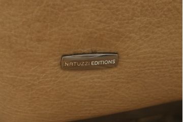 中古　美品　イタリア　ナツッジ(NATUZZI RDITION)　レザーエディションズ　ローバックで広々とした空間を楽しめる2.5人掛けソファ(2人掛け、3人掛け、本革ソファ)(定価約60万円)(R-059633)