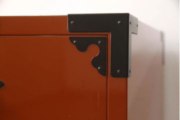 中古　高級品　田中家具　ケヤキ材　朱塗り　中桐　風格ある和の趣を演出してくれる二本松伝統家具の箪笥(衣装箪笥、引き出し、サイドチェスト)(定価約50万円)(R-059644)