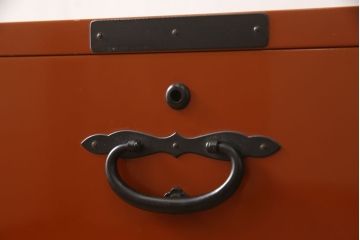 中古　高級品　田中家具　ケヤキ材　朱塗り　中桐　風格ある和の趣を演出してくれる二本松伝統家具の箪笥(衣装箪笥、引き出し、サイドチェスト)(定価約50万円)(R-059644)