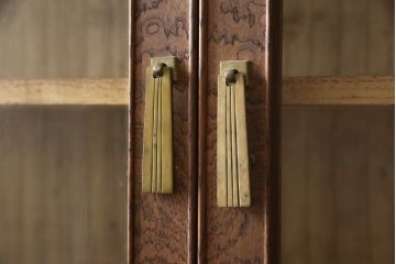 和製アンティーク　最高級!　大正ロマン　総欅(ケヤキ)材　作り込み・デザイン・杢目どれをとっても素晴らしい最高級のキャビネット(食器棚、戸棚、収納棚、カップボード)(R-059645)