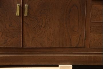 和製アンティーク　最高級!　大正ロマン　総欅(ケヤキ)材　作り込み・デザイン・杢目どれをとっても素晴らしい最高級のキャビネット(食器棚、戸棚、収納棚、カップボード)(R-059645)