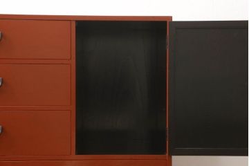 中古　最高級　IDC大塚家具　総漆塗り　朱塗り　控えめな桜の模様がかわいらしい総桐箪笥(定価約60万円)(桐たんす、衣装箪笥、和タンス、収納箪笥)(R-059647)