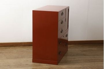 中古　最高級　IDC大塚家具　総漆塗り　朱塗り　控えめな桜の模様がかわいらしい総桐箪笥(定価約60万円)(桐たんす、衣装箪笥、和タンス、収納箪笥)(R-059647)