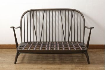 中古　イギリス　ERCOL(アーコール)　カントリー調のファブリックがかわいらしい2人掛けソファ(二人掛け、2P)(R-059648)