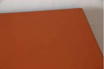中古　美品　国産　職人手造り　総漆塗り　朱塗り　シンプルなデザインの中に金色の取っ手が上品な和箪笥(定価推定 約80万円)(衣装箪笥、収納タンス、引き出し)(R-059650)