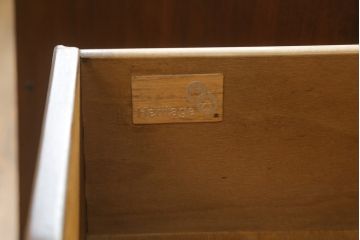 中古　美品　DREXEL HERITAGE(ドレクセルヘリテイジ)　シノワズリ様式　上品な佇まいが美しいチャイナキャビネット(定価約340万円)(食器棚、キュリオケース、ガラスケース、ショーケース、戸棚、飾り棚)(R-059661)