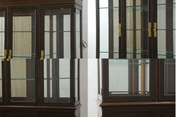 中古　美品　DREXEL HERITAGE(ドレクセルヘリテイジ)　シノワズリ様式　上品な佇まいが美しいチャイナキャビネット(定価約340万円)(食器棚、キュリオケース、ガラスケース、ショーケース、戸棚、飾り棚)(R-059661)