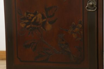 中古　美品　DREXEL HERITAGE(ドレクセルヘリテイジ)　シノワズリ様式　上品な佇まいが美しいチャイナキャビネット(定価約340万円)(食器棚、キュリオケース、ガラスケース、ショーケース、戸棚、飾り棚)(R-059661)