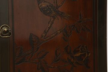 中古　美品　DREXEL HERITAGE(ドレクセルヘリテイジ)　シノワズリ様式　上品な佇まいが美しいチャイナキャビネット(定価約340万円)(食器棚、キュリオケース、ガラスケース、ショーケース、戸棚、飾り棚)(R-059661)