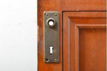 アンティーク建具　昭和初期　ヒノキ(檜)材　レトロな雰囲気が素敵!　大きな窓枠付きの扉1枚(ドア、ガラス扉、建具)(R-059664)