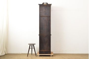 中古　松本民芸家具　気品漂うシックな雰囲気が魅力のB型時計台(ホールクロック、戸棚、収納棚、陳列棚)(定価約49万6千円)(R-059674)