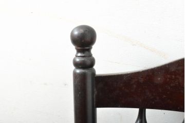 中古　北海道民芸家具　クラシカルな雰囲気を醸し出すダイニングチェア2脚セット(椅子、板座チェア)(R-059680)