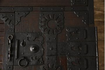 和製アンティーク　総桐　細部まで手の込んだつくりが魅力的な佐渡船箪笥(帳箱、舟箪笥、和箪笥、時代箪笥、収納たんす、小物収納)(R-059683)