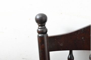 中古　北海道民芸家具　クラシカルな雰囲気を醸し出すダイニングチェア2脚セット(椅子、板座チェア)(R-059685)