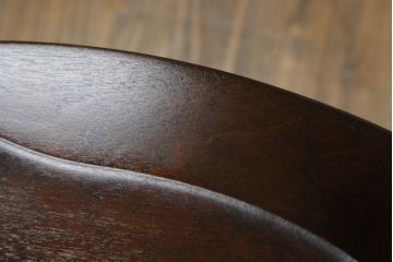 中古　北海道民芸家具　クラシカルな雰囲気を醸し出すダイニングチェア2脚セット(椅子、板座チェア)(R-059686)