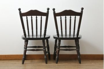 中古　北海道民芸家具　クラシカルな雰囲気を醸し出すダイニングチェア2脚セット(椅子、板座チェア)(R-059686)