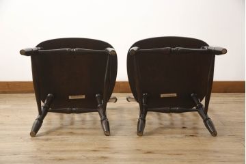中古　北海道民芸家具　クラシカルな雰囲気を醸し出すダイニングチェア2脚セット(椅子、板座チェア)(R-059687)