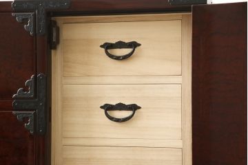 中古　美品　木地呂塗り　三方欅(ケヤキ)材　玉杢　民芸仙台箪笥　玉杢が珍しい特注収納箪笥(整理箪笥、衣装たんす、和タンス、引き出し)(R-059702)