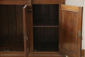 イギリスアンティーク　マホガニー材　クラシカルな雰囲気が魅力的なパーラーキャビネット(戸棚、収納棚、飾り棚)(R-059706)