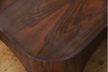 中古　天童木工　剣持勇　絶版品!上質な雰囲気漂うローズウッド材の座卓(定価約58万円)(R-059707)