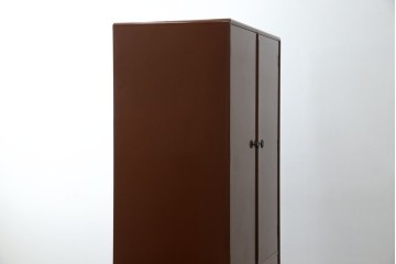 ※塗装にダメージあり※　和製ヴィンテージ　最高級品　総漆塗り　漆絵入り　内部桐材　品のある雰囲気を醸し出すワードローブ　(R-059709)