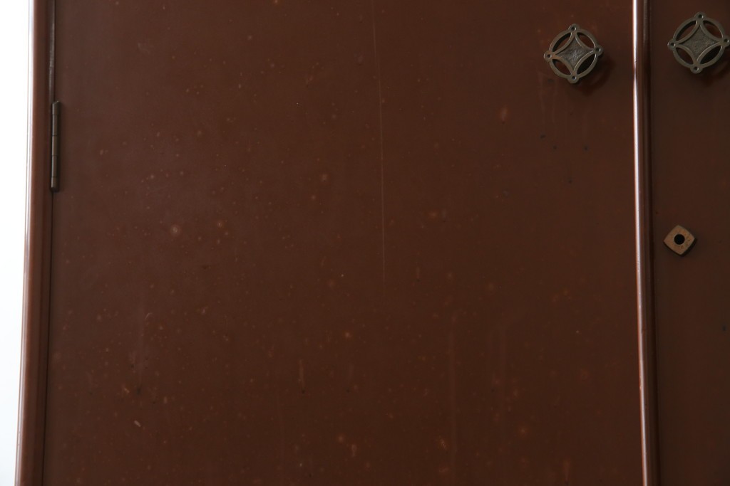 ※塗装にダメージあり※　和製ヴィンテージ　最高級品　総漆塗り　漆絵入り　内部桐材　品のある雰囲気を醸し出すワードローブ　(R-059709)