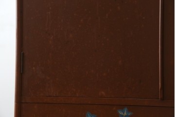 ※塗装にダメージあり※　和製ヴィンテージ　最高級品　総漆塗り　漆絵入り　内部桐材　品のある雰囲気を醸し出すワードローブ　(R-059709)