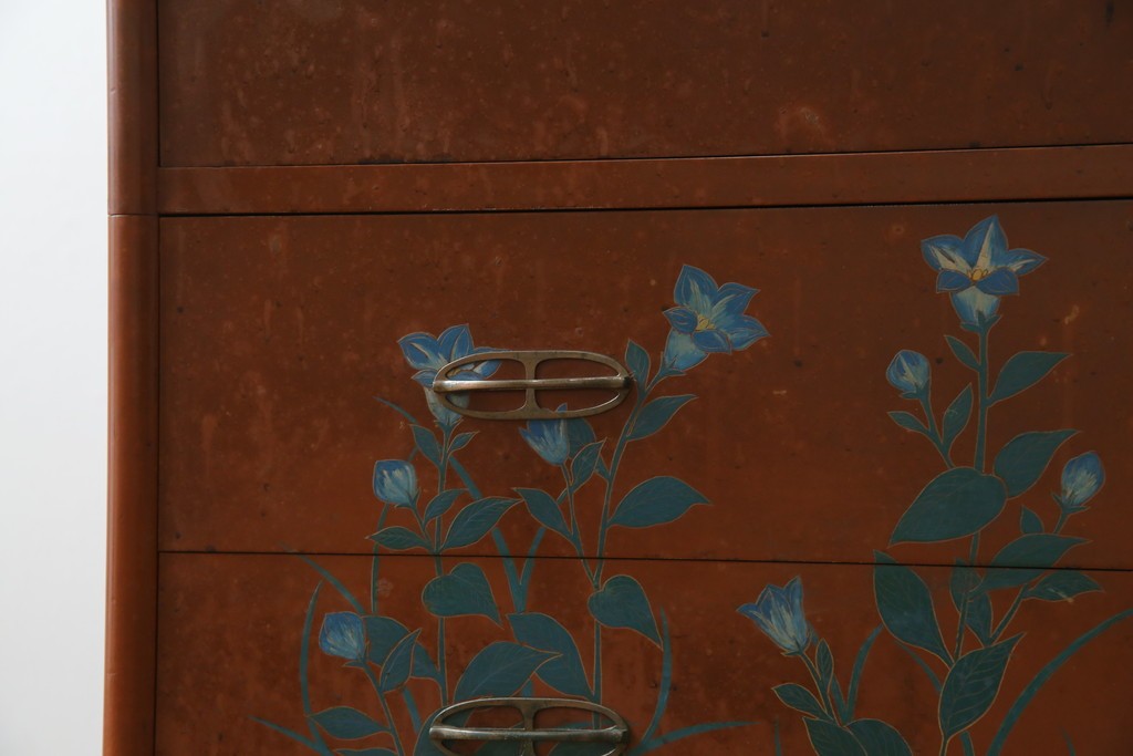 ※塗装にダメージあり※　和製ヴィンテージ　最高級品　総漆塗り　漆絵入り　内部桐材　品のある雰囲気を醸し出すワードローブ　(R-059709)