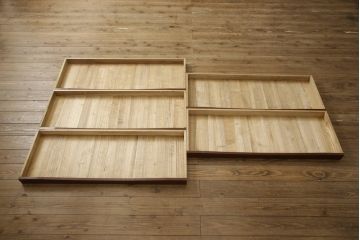 和製ビンテージ　最高級品　総漆塗り　漆絵入り　内部桐材　品のある雰囲気を醸し出す衣装タンス(着物箪笥、和たんす、ヴィンテージ)(R-059710)