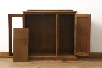 中古　三越　Brugge(ブルージュ)　扉にあしらわれたバラのレリーフが上品なサイドボード(キャビネット、飾り棚、収納棚、戸棚)(R-059728)