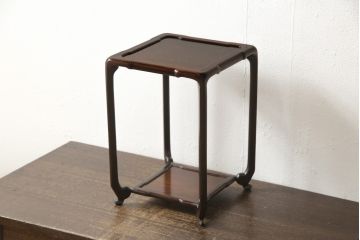 中古　大阪唐木指物　紫檀(シタン)材　漆塗り　和モダンな雰囲気を醸し出す花台(ぐれつ足入側、飾り台)(R-059729)