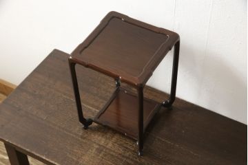 中古　大阪唐木指物　紫檀(シタン)材　漆塗り　和モダンな雰囲気を醸し出す花台(ぐれつ足入側、飾り台)(R-059729)