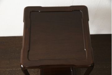 中古　大阪唐木指物　紫檀(シタン)材　漆塗り　和モダンな雰囲気を醸し出す花台(ぐれつ足入側、飾り台)(R-059729)