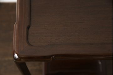 中古　大阪唐木指物　紫檀(シタン)材　漆塗り　和モダンな雰囲気を醸し出す花台(ぐれつ足入側、飾り台)(R-059729)