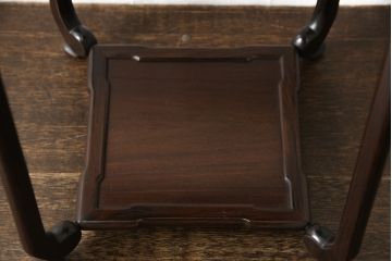 中古　大阪唐木指物　紫檀(シタン)材　漆塗り　和モダンな雰囲気を醸し出す花台(ぐれつ足入側、飾り台)(R-059729)