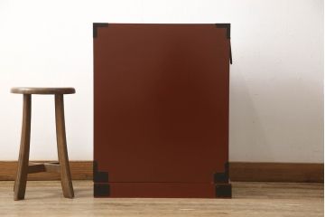 中古　美品　米沢箪笥　伝統工芸　漆塗り　朱塗り　鋲と凝った金具の意匠が目を引く手許箪笥(和タンス、収納箪笥、小箪笥)(定価約41万円)(R-059732)