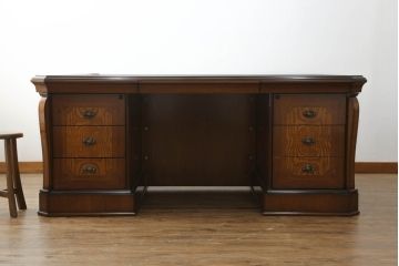 中古　超美品　スペイン　ウルタド(HURTADO)　クラシカルな雰囲気と重厚感のある佇まいが魅力の組み立て式プレジデントデスク(両袖机、ワークデスク、在宅ワーク、在宅用)(定価約115万円)(R-059735)