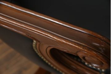 中古　超美品　スペイン　ウルタド(HURTADO)　クラシカルな雰囲気と重厚感のある佇まいが魅力の本革アームチェア(椅子、イス、レザー)(定価約60万円)(R-059736)